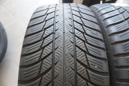 Jantes alliage d'origine Mercedes Classe A Classe B W177 W247 CLA 18 pouces avec pneus hiver