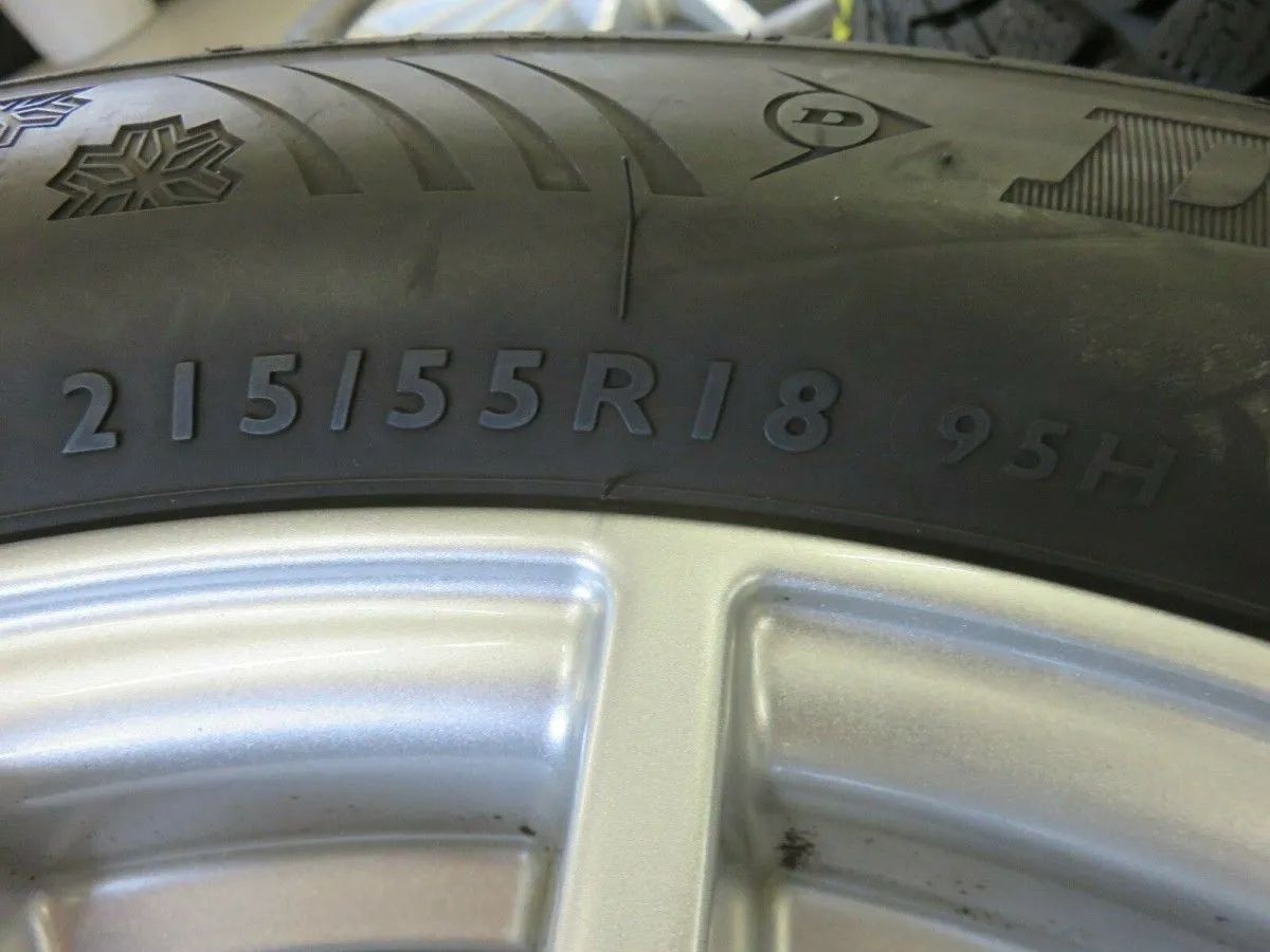 Original Mercedes GLA X156 W156 18 Zoll Alufelgen Winterreifen Winterräder 7mm Detailansicht 11