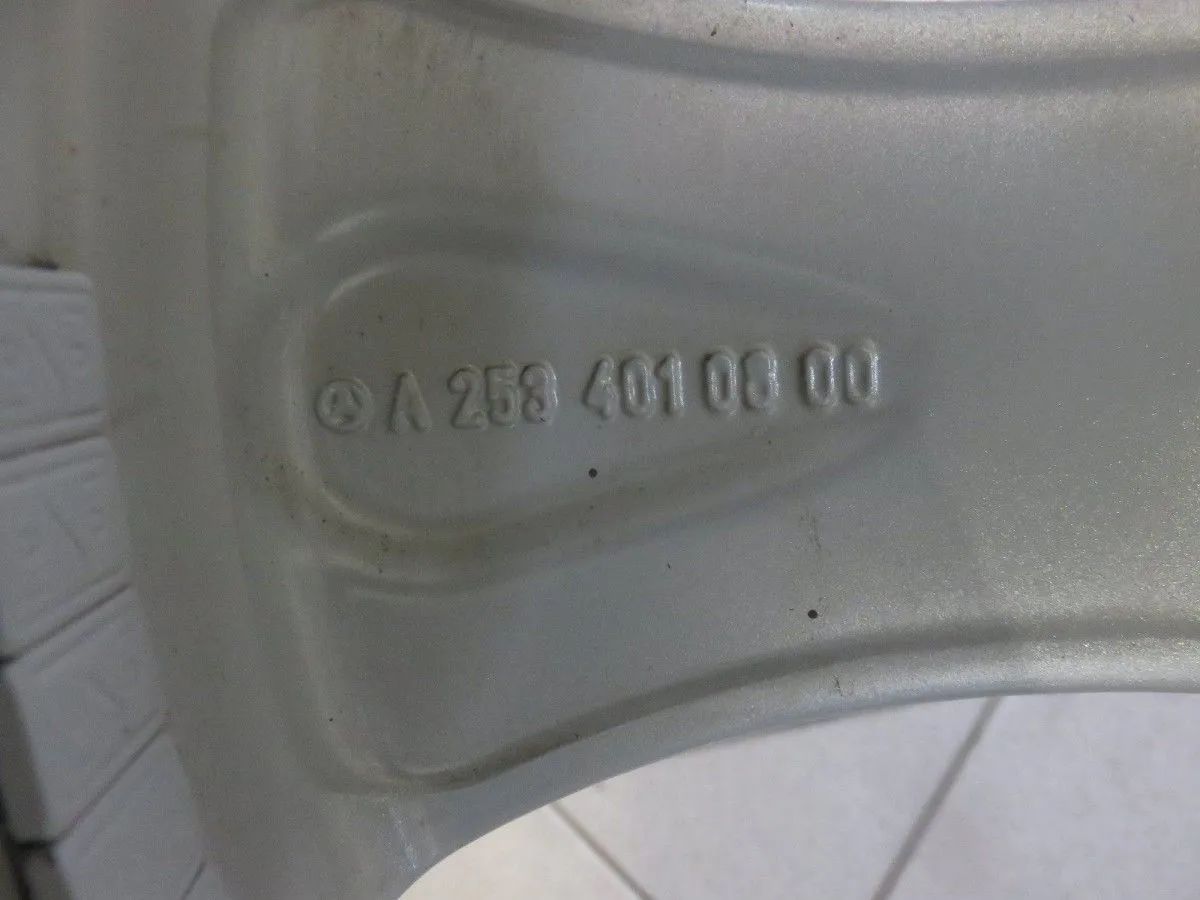 Original Mercedes GLC X253 C253 18 Zoll Alufelgen Winterräder Winterreifen 6mm Detailansicht 5