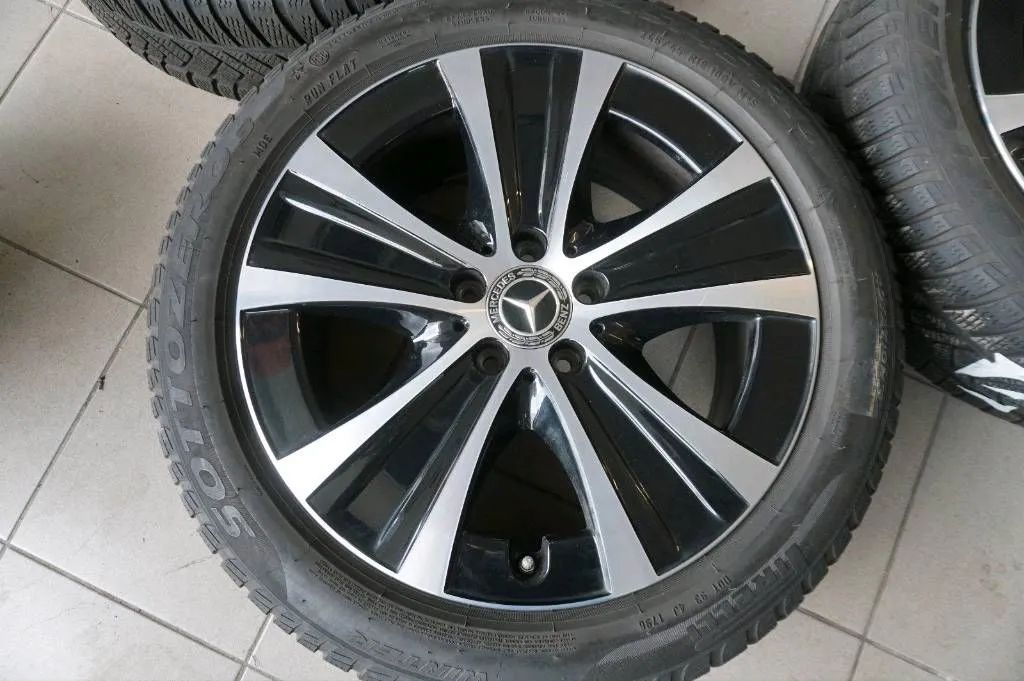Original Mercedes E Klasse W213 S213 18 Zoll Alufelgen Winterräder Winterreifen Detailansicht 10