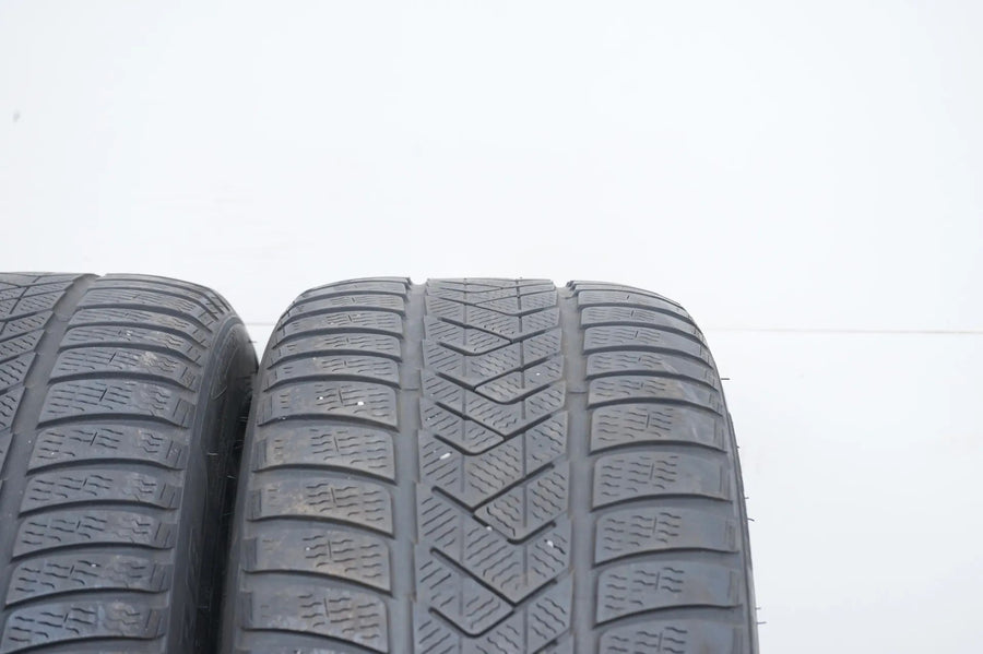 2x Winterreifen 275 40 18 Zoll Pirelli ca.4 mm DOT19 MO