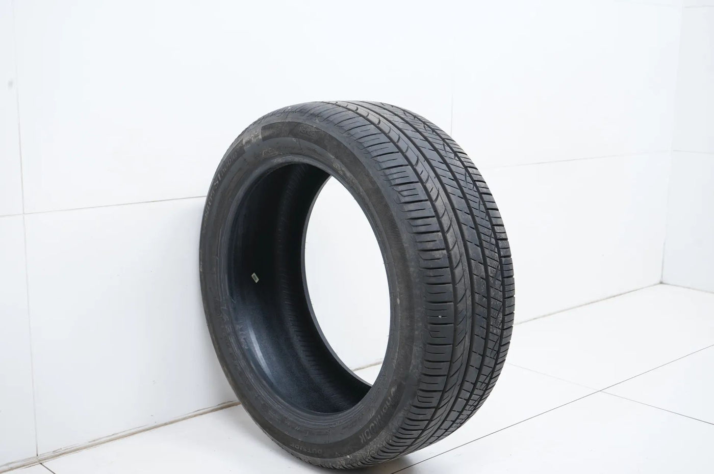 1x Hankook all-weather tire 255/45 R19 inch, approx. 7mm tread depth, DOT 21