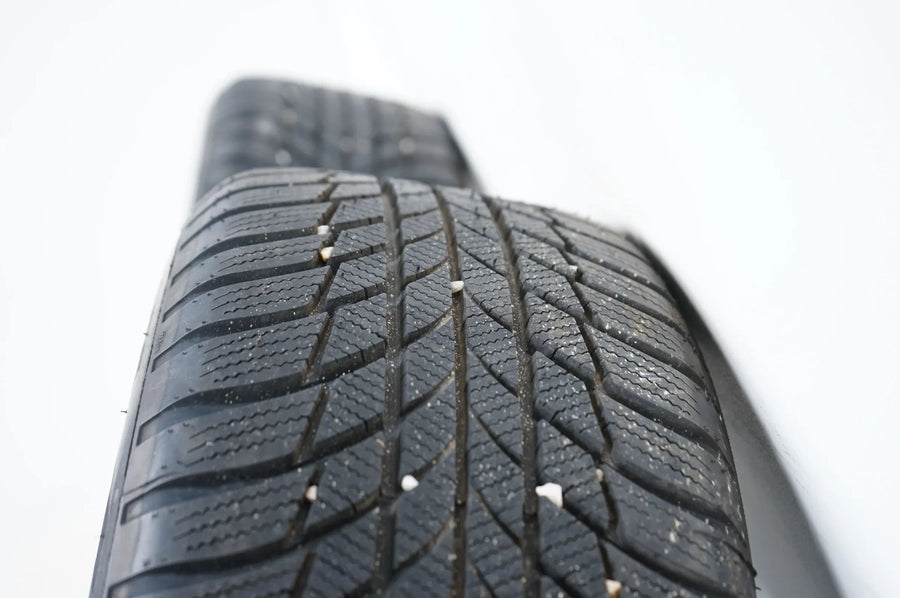 Wie Neu Audi Q2 81A Winterräder Winterreifen 215 55 17 Zoll 8mm 81A601025C