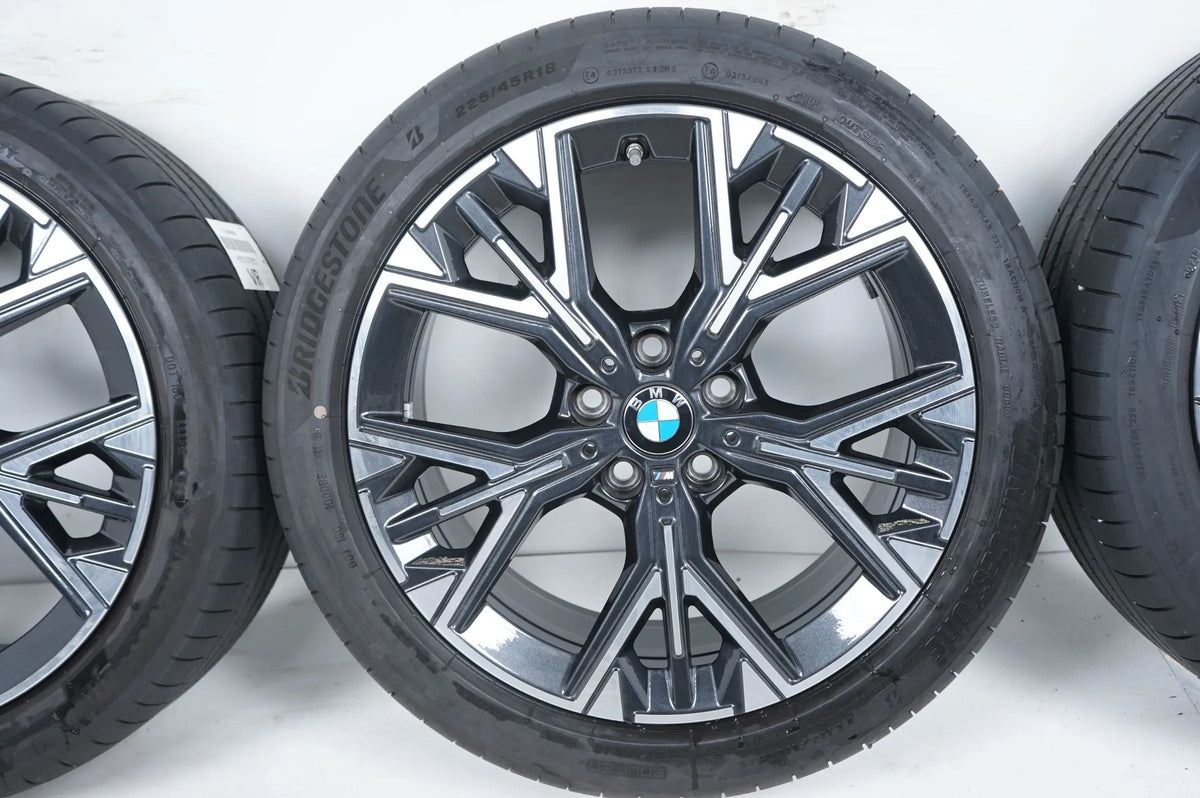 BMW 1er 2er F70 F74 Winterräder mit neuen Winterreifen 225 45 18 Zoll 975M 5A35E68