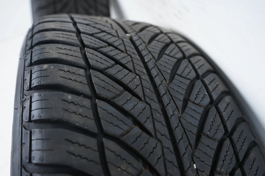 BMW Serie 5 G30 G31 pneumatici invernali ruote invernali 245 45 18 pollici 684