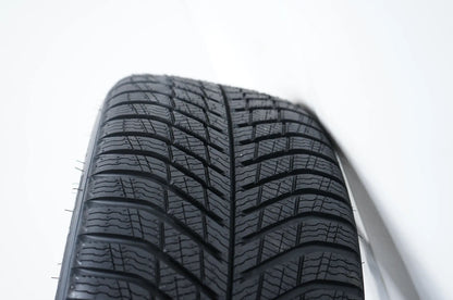 WieNeu Mercedes C Klasse W206 Winterräder NEU Winterreifen 18 Zoll A2064014700