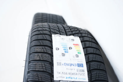 NEU Mercedes C Klasse W206 Hybrid Winterreifen Winterräder 18 Zoll A2064017300