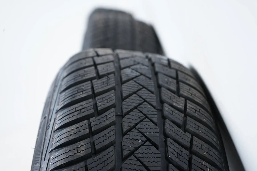 WieNeu Bmw X1 X2 U10 U11 Winterräder Winterreifen 205 65 17 Zoll  6898299