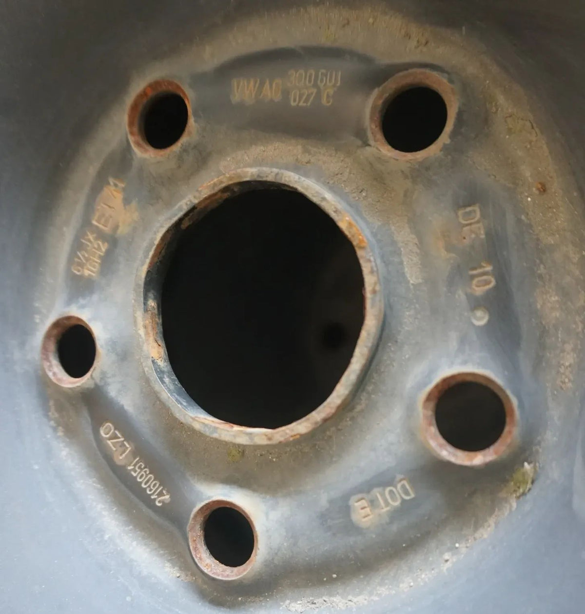 Original VW Passat 3G B8 Stahlfelgen Winterräder Winterreifen 215 60 R16 6mm Detailansicht 3