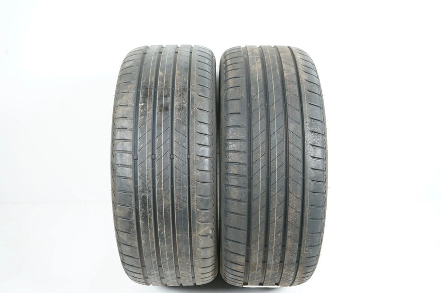 2 x pneus d'été de démonstration Bridgestone 255 45 19 pouces DOT22 MO