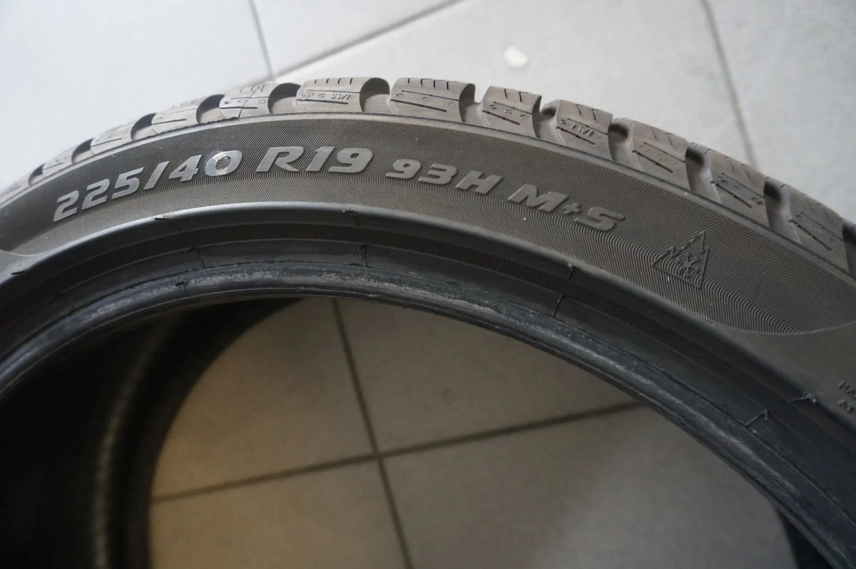 1 X 225 40 R19 93H Winterreifen Pirelli Winter SottoZero 3 MO 2022 7mm Detailansicht 5