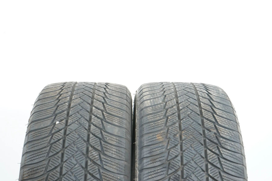 2x Winterreifen Bridgestone 235 50 19 Zoll DOT23 ca.5mm MO