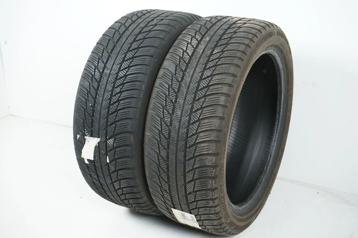 2 x Winterreifen Bridgestone LM 001 225 45 18 Zoll DOT23 ca.5 mm Detailansicht 3