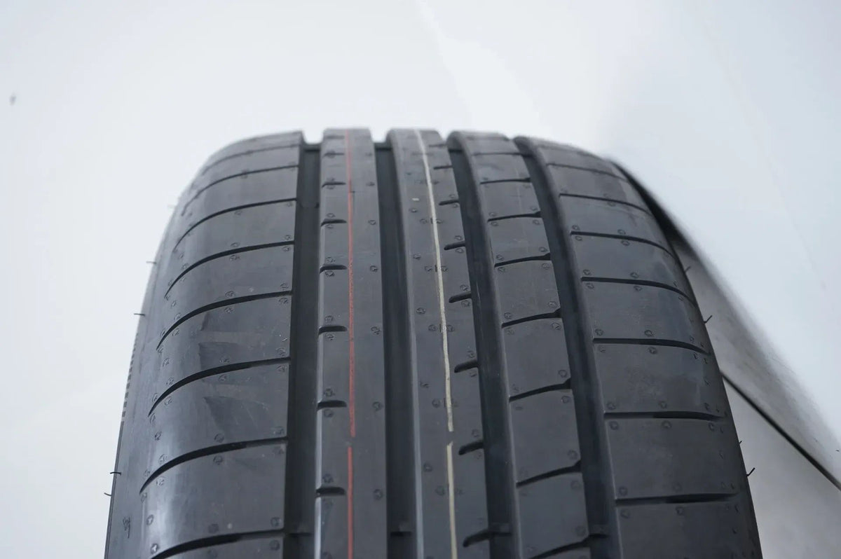Genuine Mercedes EQS V297 19 inch alloy wheels summer tires DEMO 8mm 235 55 R19 Detailansicht 12