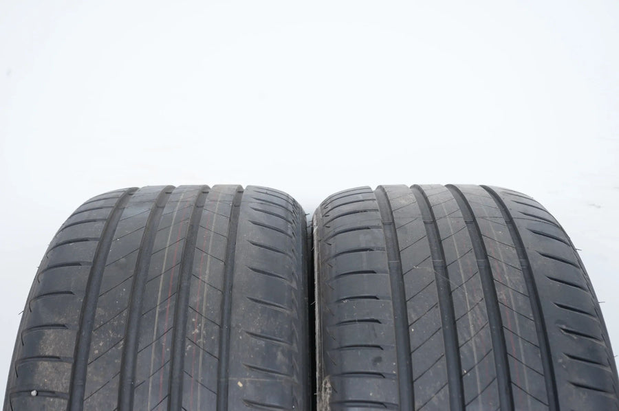 2 x Demo Summer Tires Bridgestone 285 35 20 Inch DOT20 MO