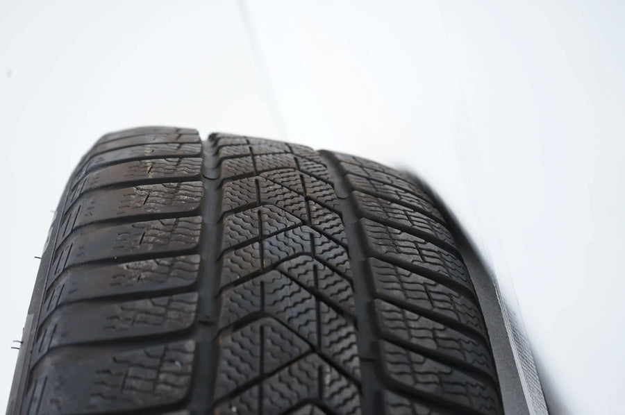 Cerchi invernali con pneumatici invernali Mercedes Classe E W213 da 18 pollici Sport