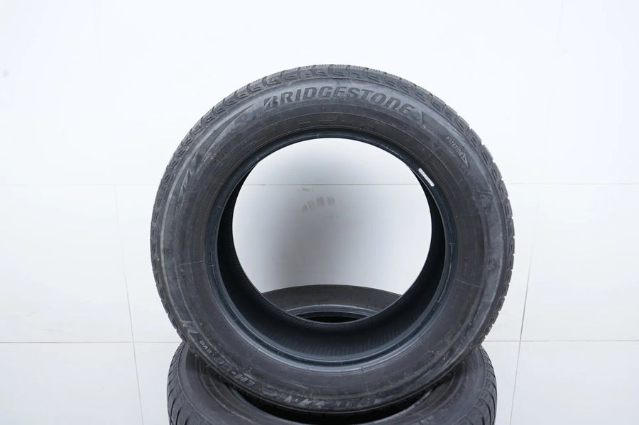 4x pneumatici invernali Bridgestone 235 60 18 pollici DOT19/18 MO circa 4mm