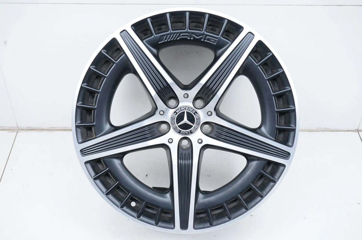 1 x Mercedes EQE W295 V295 Alloy Wheel 20 Inch A2954012800 10.5J ET67