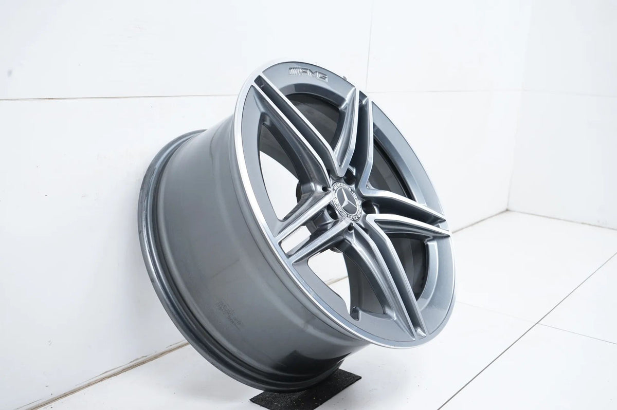 1 x Mercedes A45 CLA45 AMG W177 lichtmetalen velg 19 inch A1774012200 9J ET52 Detailweergave 4