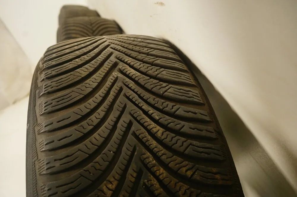 Mercedes A B Klasse W177 B247 Winterreifen Winterräder 16 Zoll Detailansicht 11