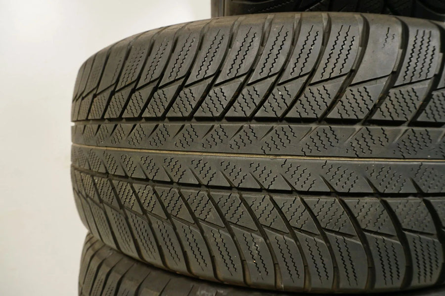 4 x Winterreifen Bridgestone 245 50 19 Zoll DOT18 Bmw* ca.4,5mm RFT
