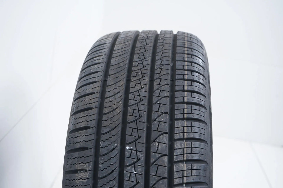 2 x New All-Weather Tires 235 55 18 inch Continental DOT23 MO RFT Detailansicht 5