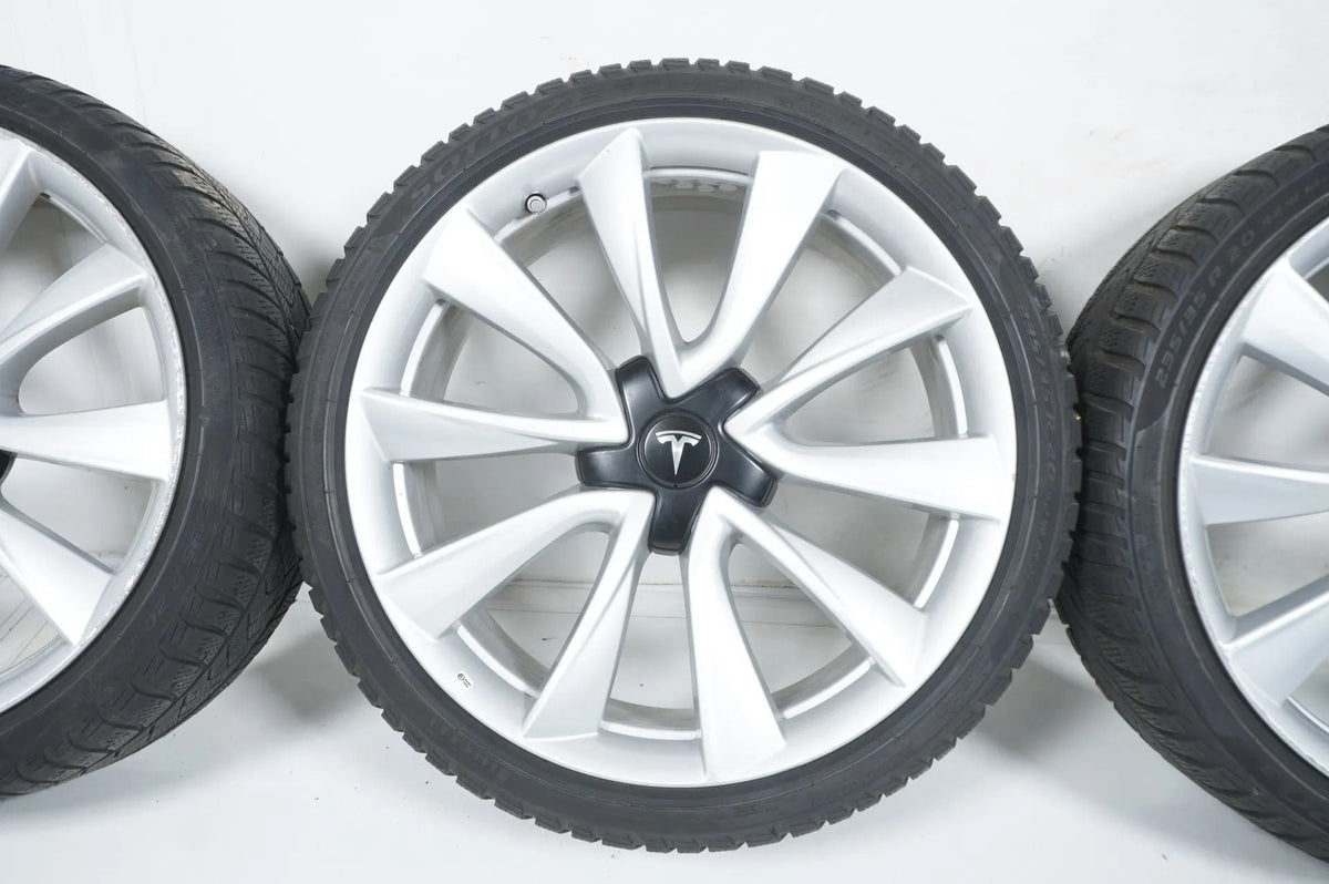 Tesla Model 3 Allwetterräder mit neuen Allwetterreifen 235 35 20 Zoll Sensoren bis 2020
