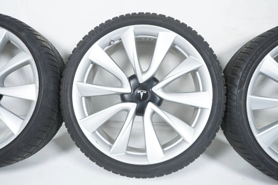 Tesla Model 3 Allwetterräder mit neuen Allwetterreifen 235 35 20 Zoll Sensoren bis 2020