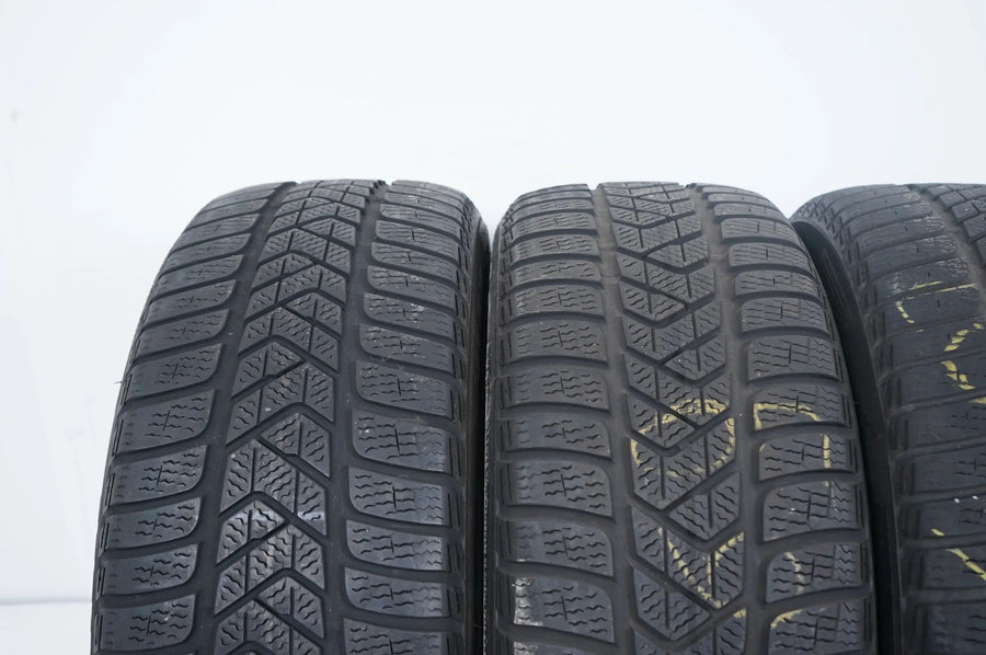 4 x Winterreifen Pirelli 225/45 R18 18 Zoll DOT19/18 ca.5mm MO