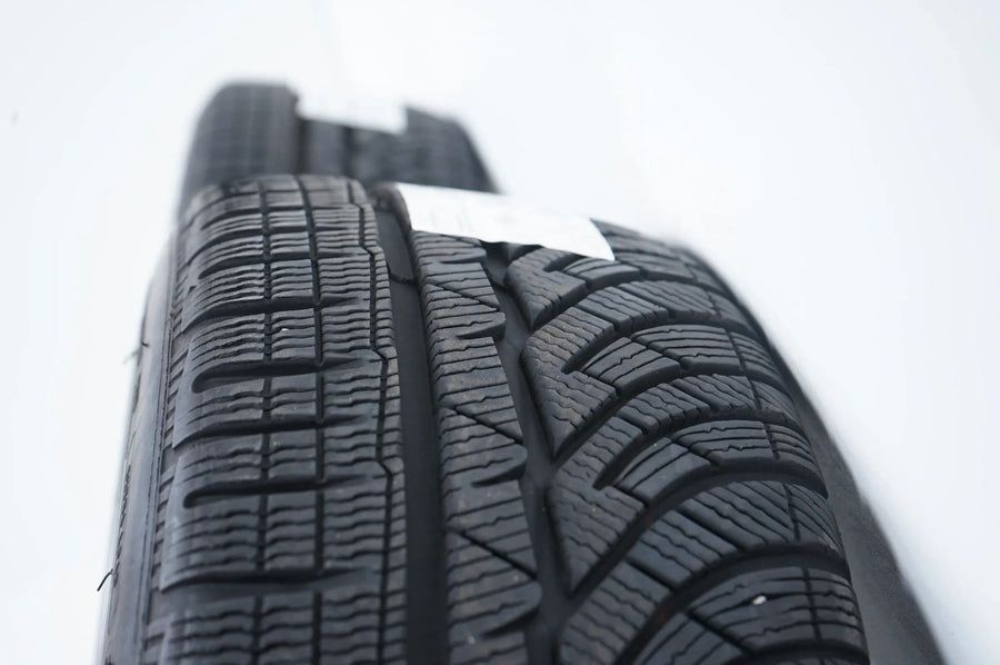 Jantes et pneus hiver Mercedes C43 AMG W205 225 45 18 pouces