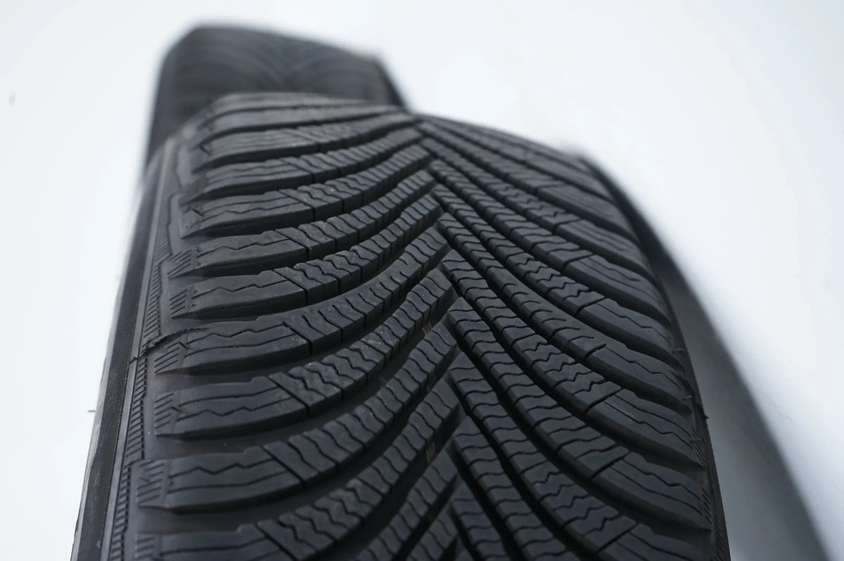 Like New Audi A1 2GB Winter Wheels Winter Tires 205 60 16 Inch 8mm Detailansicht 10