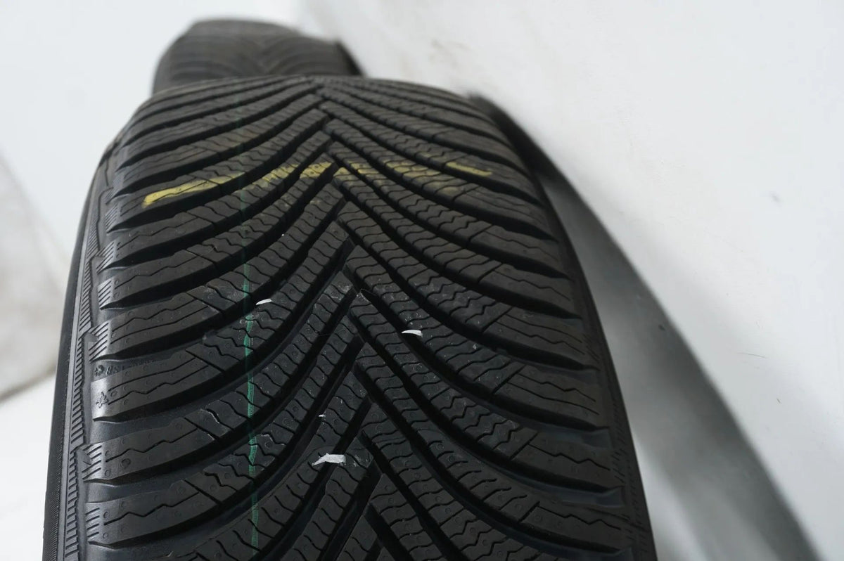 Mercedes A B Klasse W177 B247 Winterreifen Winterräder 16 Zoll Detailansicht 10