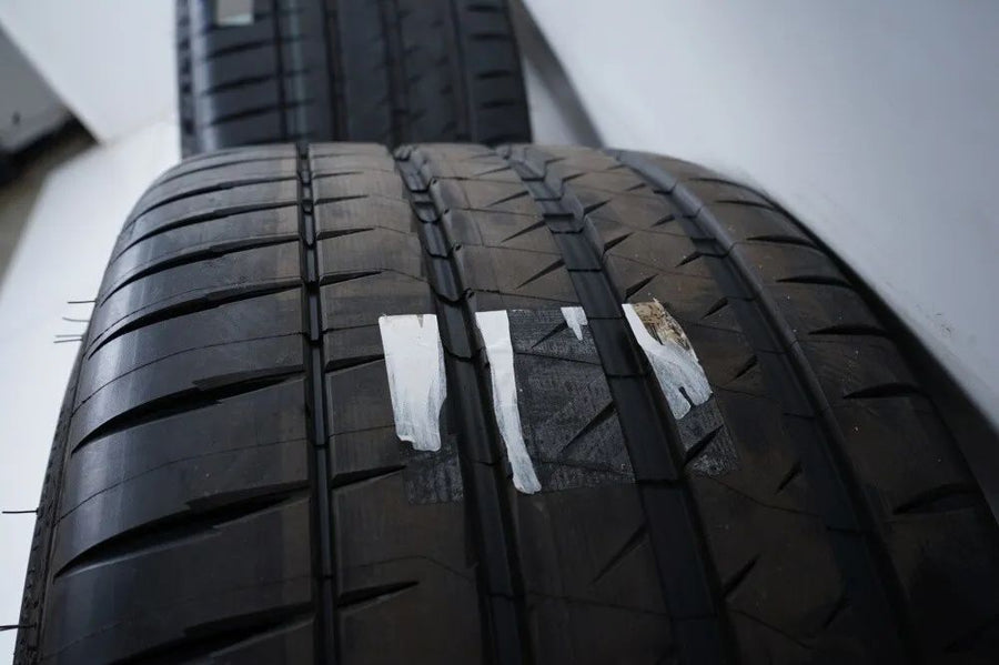 Jantes et pneus été 21 pouces pour Mercedes AMG GT W290 neuves
