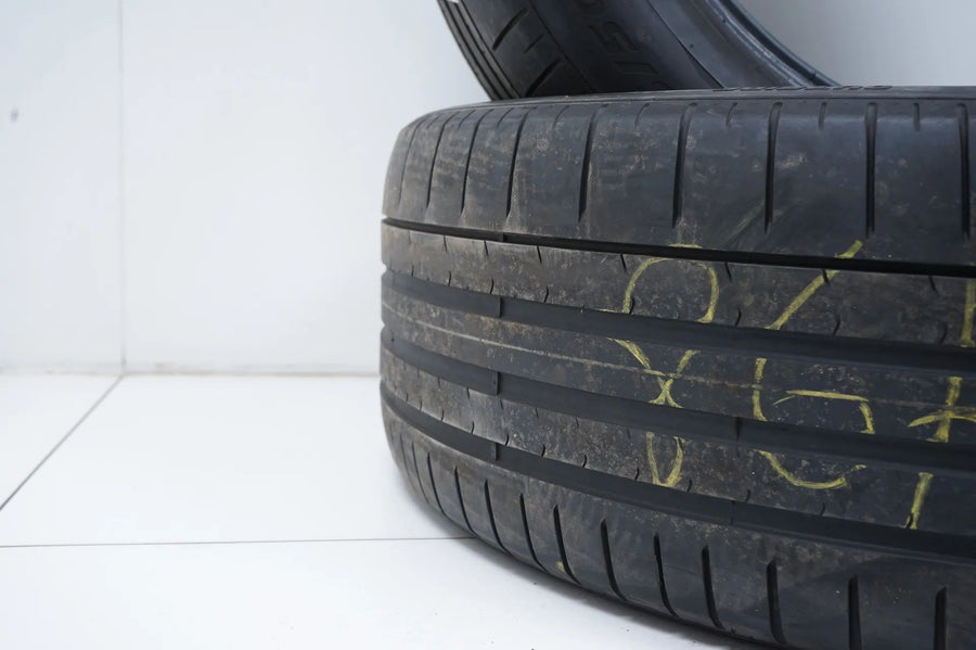 2x Summer tires 275 50 20 inch Continental DOT22 3.5mm MO