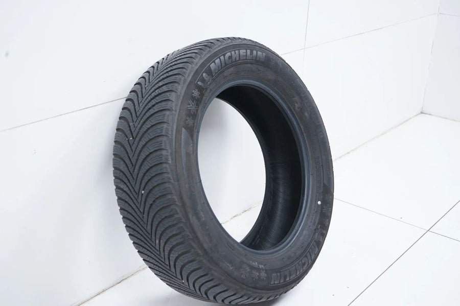 1x Winter tire 205 60 16 inch Michelin approx. 5 mm tread depth DOT21 MO