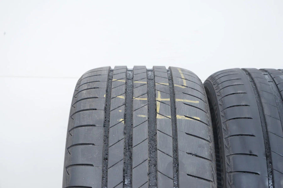 2x Bridgestone summer tires 255 40 18 inch DOT20 approx. 5.5mm tread depth RFT