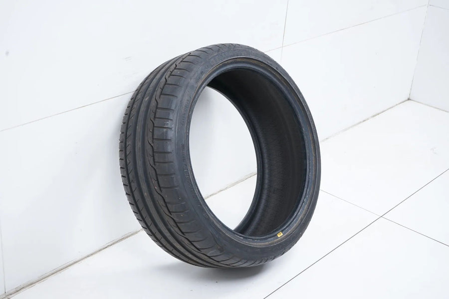 1 pneu été de démonstration Dunlop 245/35/19 pouces DOT15 MO
