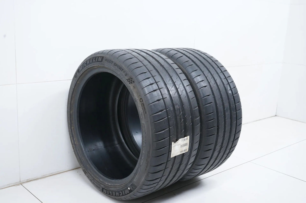 2 pneus été de démonstration Michelin 295/35/19 pouces DOT18 MO