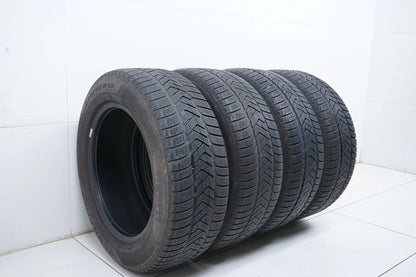 4x Winterreifen Pirelli 235 60 18 Zoll DOT17 MO ca.4mm