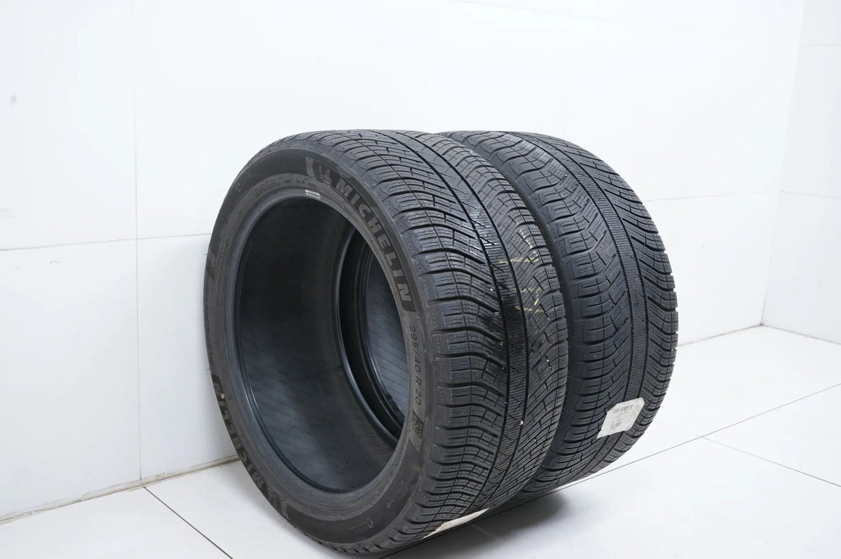 2 pneus hiver Michelin DOT20 MO 295/40/20 pouces, profondeur de sculpture d'environ 4 mm