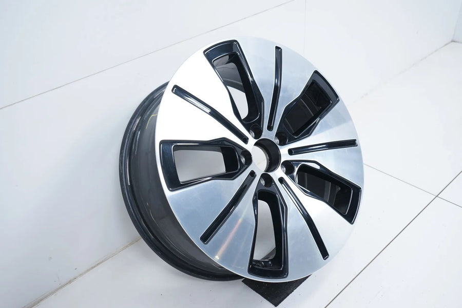1 x Mercedes EQC N293 C293 litý disk 19 palců A2934010100 8J ET34