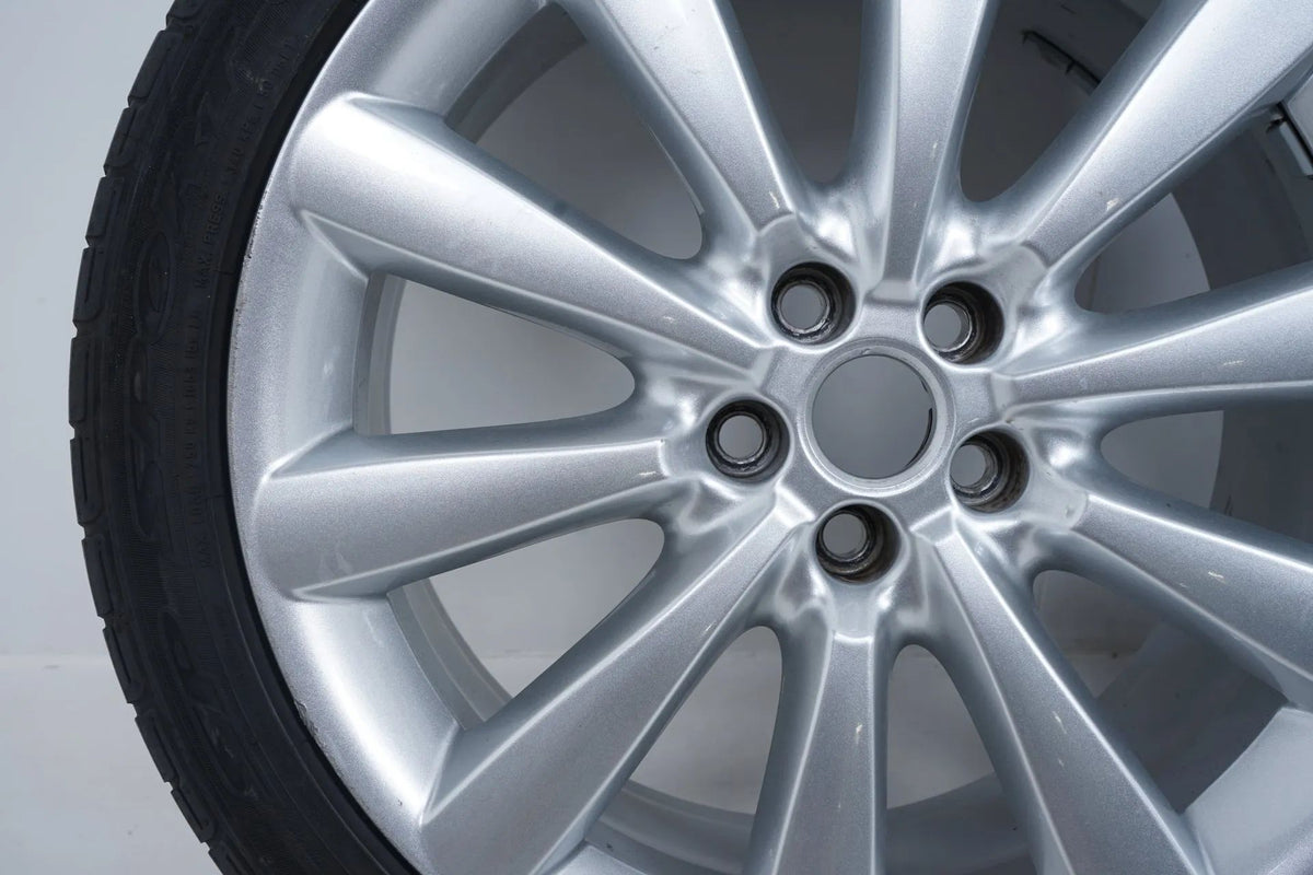 Original Jaguar XF 19 inch alloy wheels summer wheels summer tires 245 40 R19 Detailansicht 5