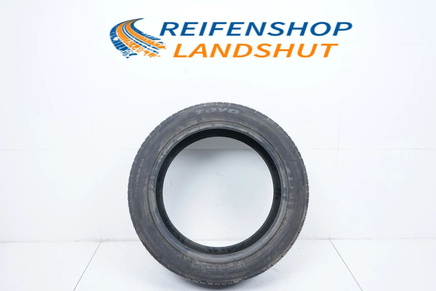1x Toyo winter tire 275/45/20 inch, approx. 7 mm tread depth, DOT 19