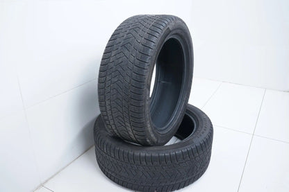 2x Winter tires 285 45 21 inch Pirelli DOT22 approx. 4 mm BMW* RFT