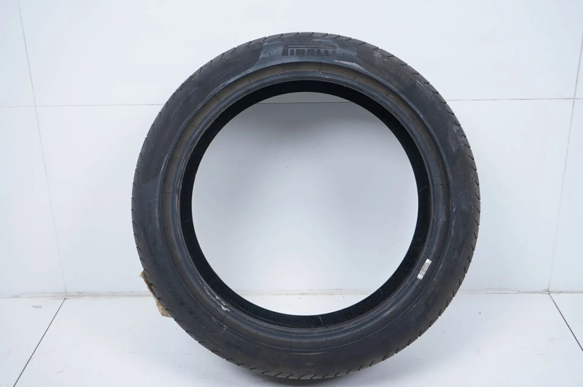 1 pneu été Pirelli 225/45/19 pouces DOT14 BMW* environ 7 mm RFT Vue détaillée 2
