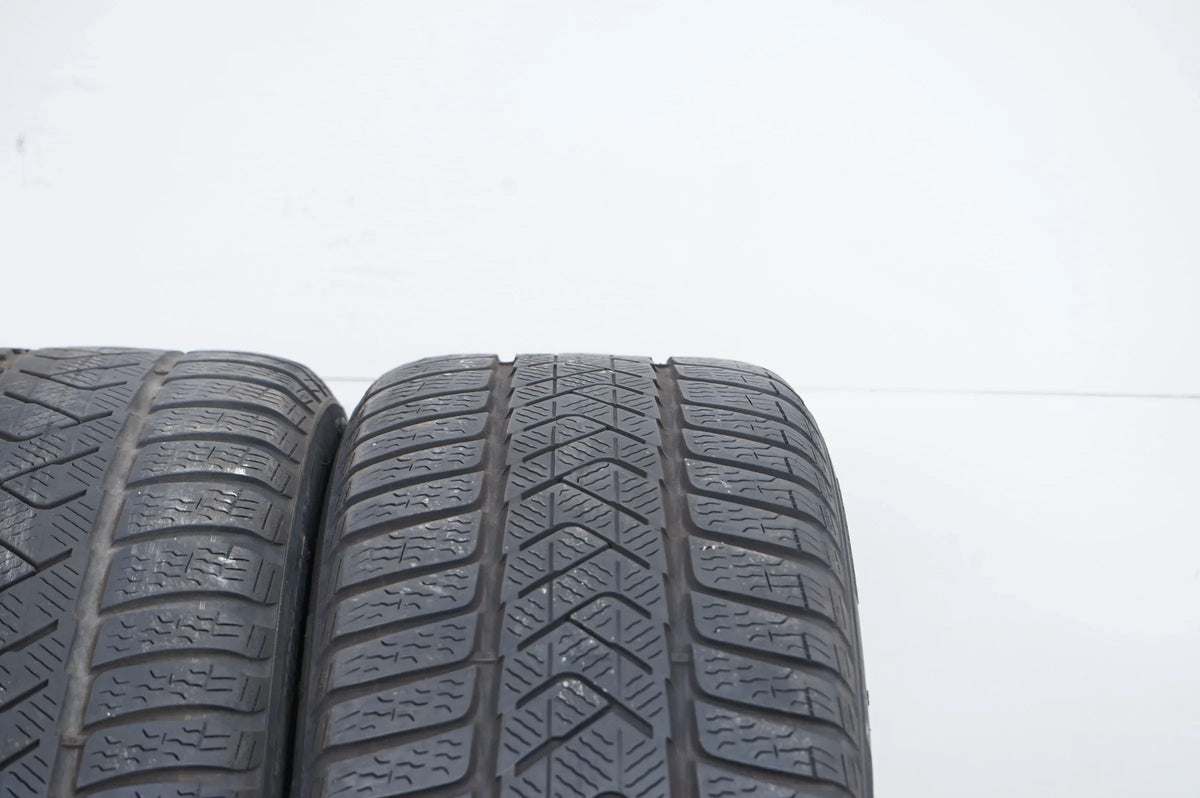 2 pneus hiver Pirelli 225/45 R18 pouces DOT21, profondeur de sculpture d'environ 4 mm MO RFT Vue détaillée 5