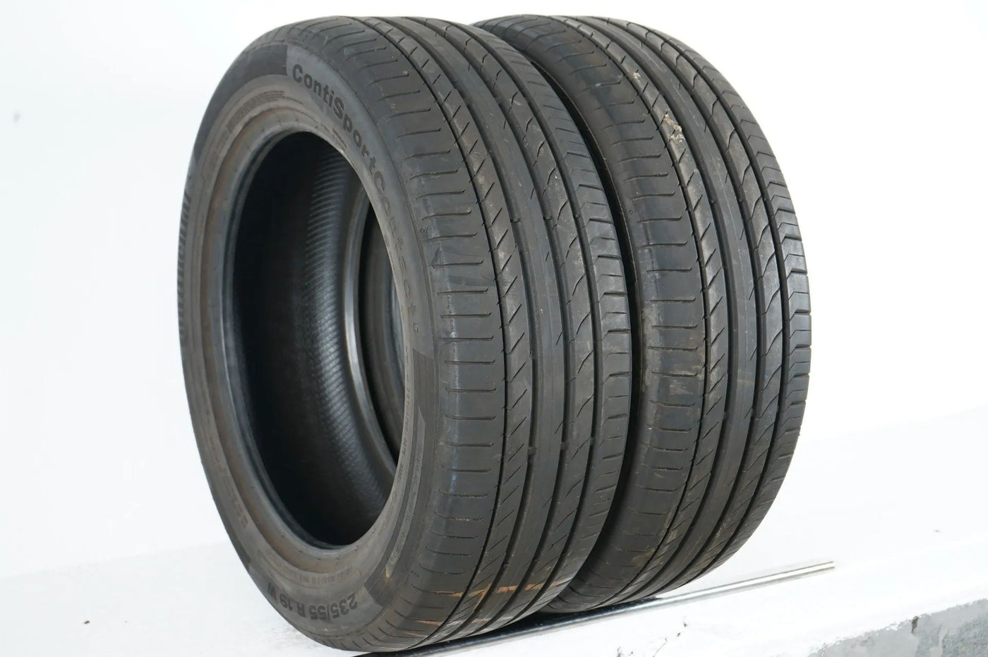 2 x Sommerreifen Continental 235 55 19 Zoll DOT22 ca.6mm AO