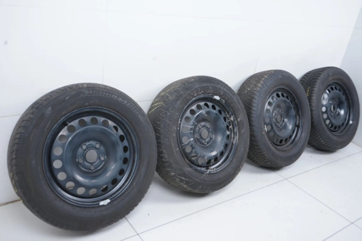 Pneus hiver 215/65/17 pouces pour VW Tiguan, Skoda Kodiaq et Audi Q3. Detailansicht 2
