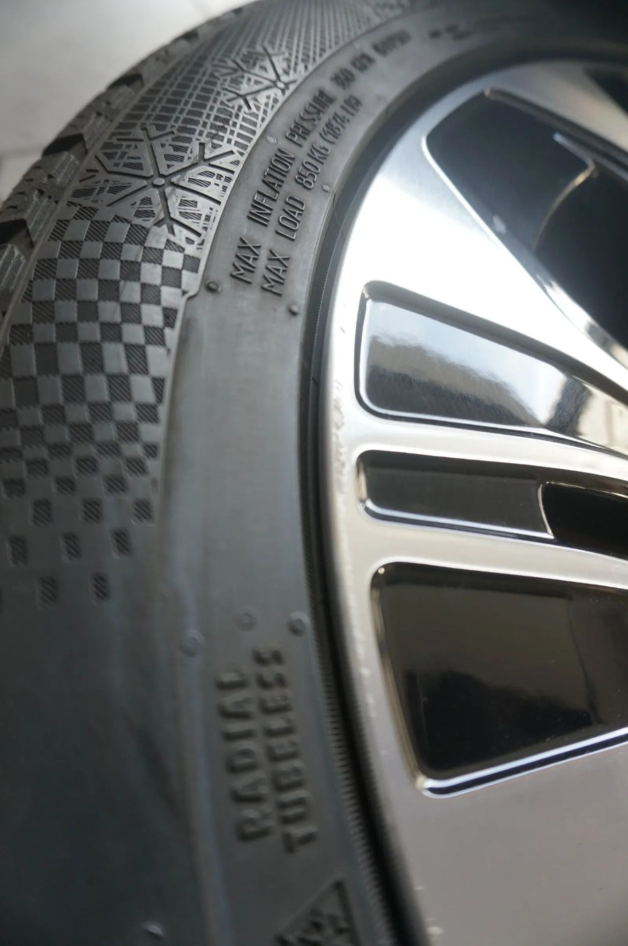 Originele Mercedes E-klasse W214 S214 lichtmetalen velgen winterbanden 245 45 R19 7mm