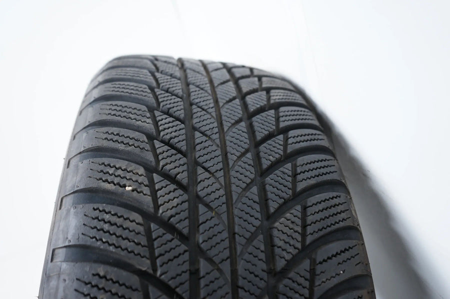 Wie Neu Audi Q2 81A Winterräder Winterreifen 215 55 17 Zoll 8mm 81A601025C